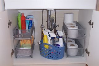 Bathroom Organization: Cleaning Supplies